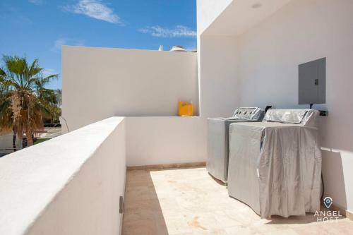 Brand New Townhome With Private Rooftop Plunge Pool