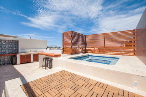 Brand New Townhome With Private Rooftop Plunge Pool