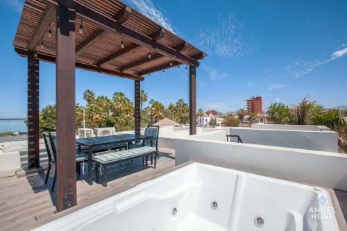 New Oceanview Rooftop Townhome With Pool Onsite Steps To Beach