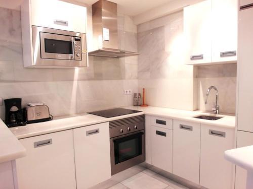 Dflat Escultor Madrid Apartments