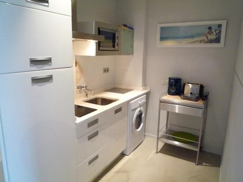 Dflat Escultor Madrid Apartments