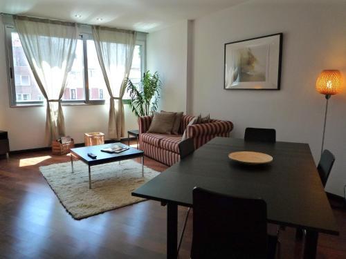 Dflat Escultor Madrid Apartments