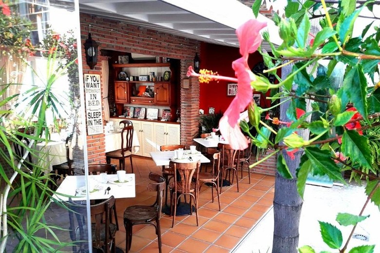 Hostal Welcome Inn Nerja Guest House Luxury Bed & Breakfast