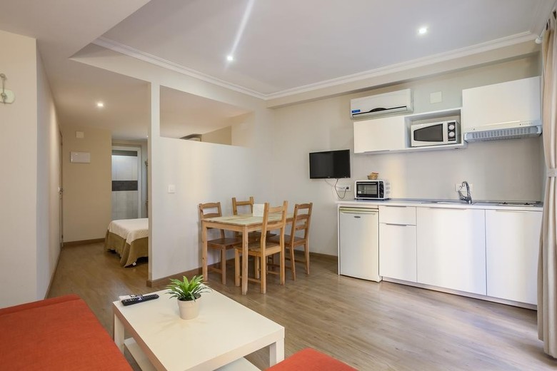 Hob Apartment