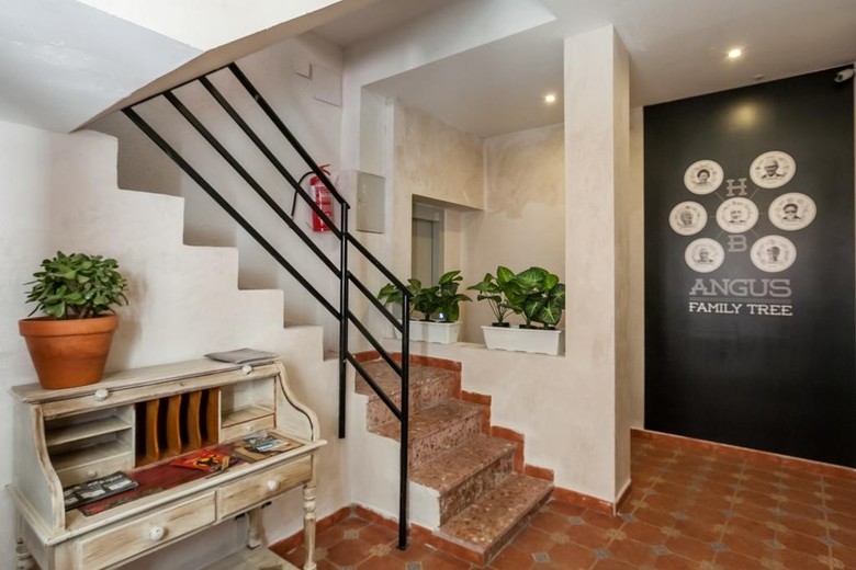 Hob Apartment