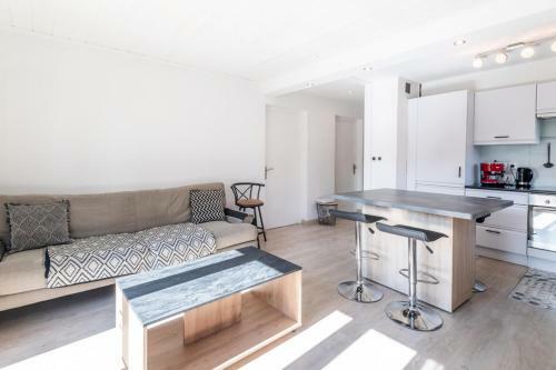 Apartment For 4 People 5 Minutes From Annecy