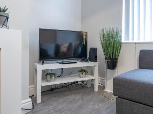 Pass The Keys Fab 2br Home City Centre Local Belfast Feel