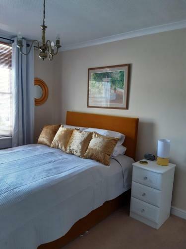 Pulteney Road Apartment