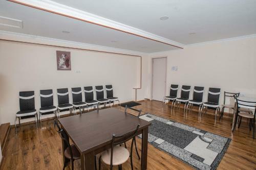 Hotel Telav Holl