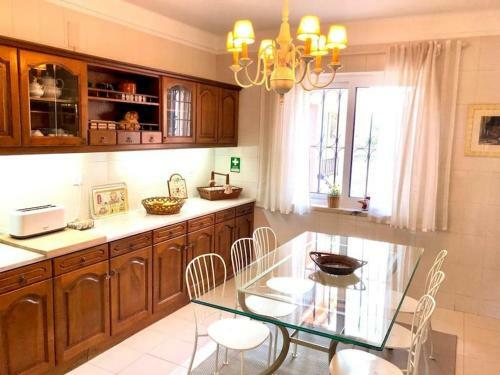 Villa Quinta Encantadora Com Piscina E Espa�os Verdes