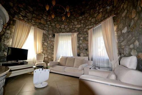 5 Star Villa With 4 Bedrooms, Dalaman Villa 1049