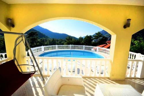 5 Star Villa With 4 Bedrooms, Dalaman Villa 1049
