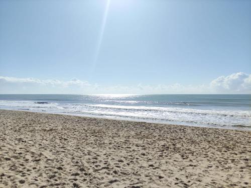 Quarto Privado C/banheiro A 1 Min A P� Da Praia.