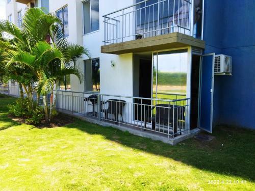 Apartamento Apto Primer Piso Frente A Piscina