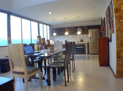 Habitacion Privada En Apartamento Del Poblado