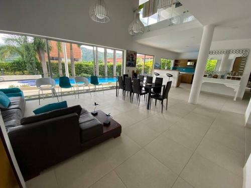 Villa C�moda Casa Finca Con Piscina - San Jer�nimo, Ant