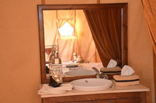 Night Desert Luxury Camp
