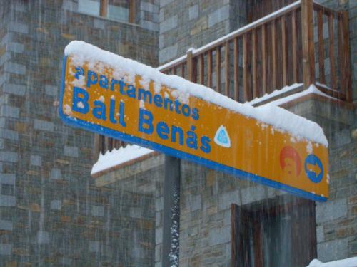 Ball Benas Cerler