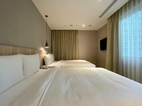 Mrhost N Hotel