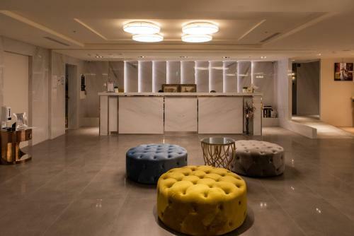 Mrhost N Hotel