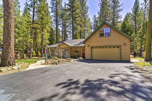 Quiet Graeagle Cabin With Yard, Deck And Grill!