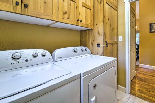 Quiet Graeagle Cabin With Yard, Deck And Grill!