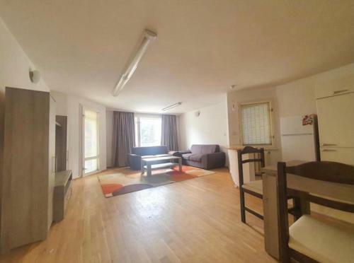 Spacious 3 Bedroom Apartment In The Heart Of Sofia