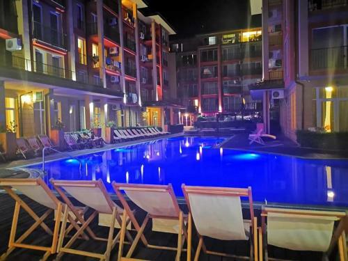 Cozy Apartament In Sunny View Central Complex