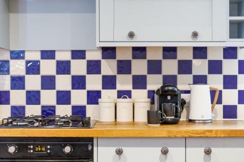 Beautiful 2 Bedroom Apartment 1 Min From Station
