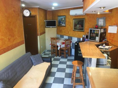 Hostal Hospedaje Los Rosales