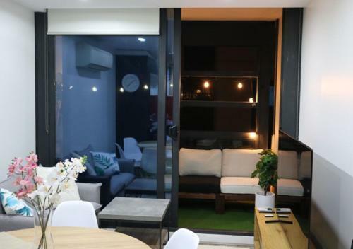 Melbourne Star Apartment