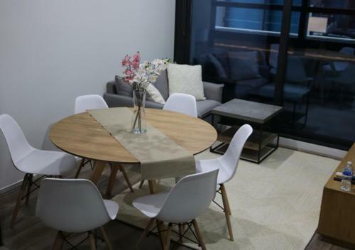 Melbourne Star Apartment