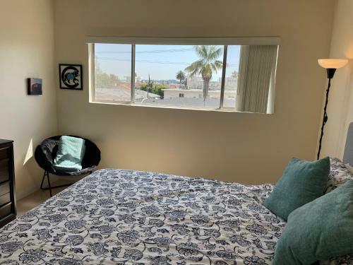 Stylish Living With Comfort Next To Beverly Hills