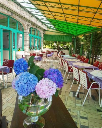 Hostal Restaurant & Pansion Duda