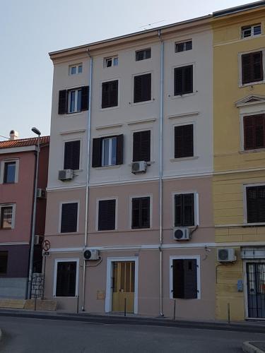 Apartment 4 Four