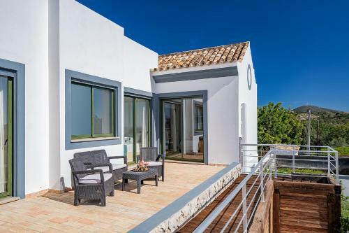 Villa Farfalla Countryside Retreat 2 Houses Estoi