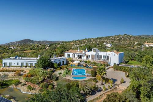 Villa Farfalla Countryside Retreat 2 Houses Estoi