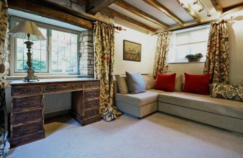 Sixpenny Cottage