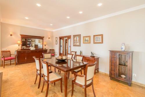 Villas Nerjazul - El Pe�oncillo Beach