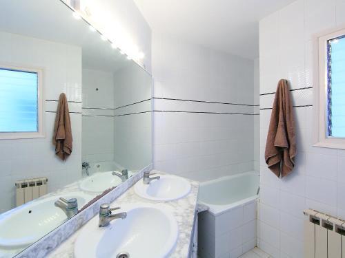 Apartment Urb Vallpineda