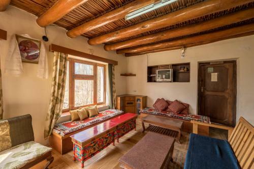 Himalayan Jewel Villa Private Room W Garden