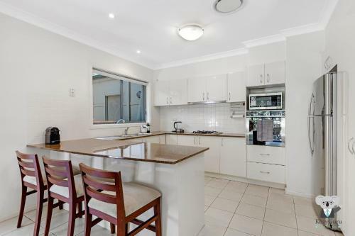 Kozyguru Westleigh Spacious Home With 4 Beds Nwe039