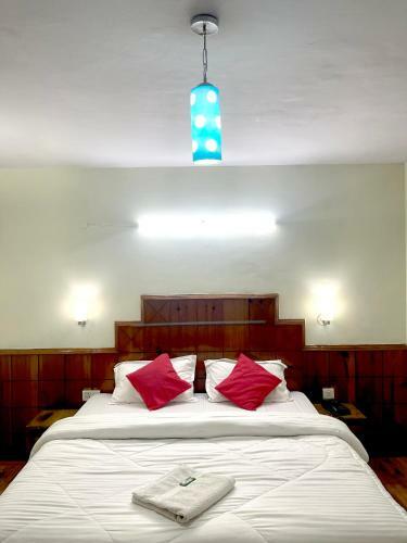 Hotel Emerald Origins