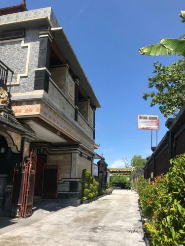 Hostal They Oenk - Gek Manik Homestay