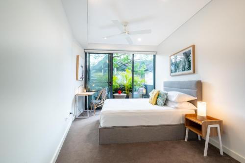 Apartamento Suburban Oasis With Lush Courtyard, Great Location
