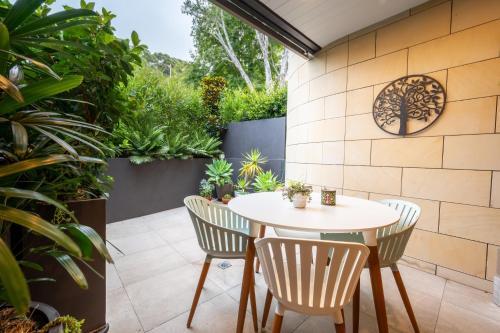 Apartamento Suburban Oasis With Lush Courtyard, Great Location