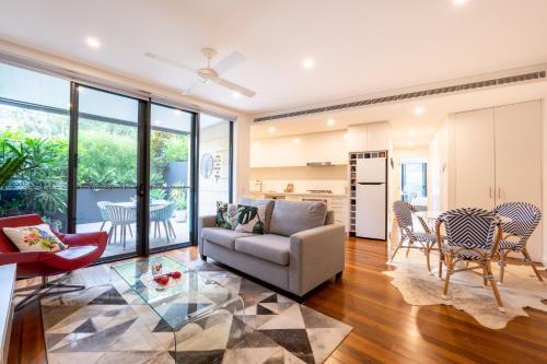 Apartamento Suburban Oasis With Lush Courtyard, Great Location