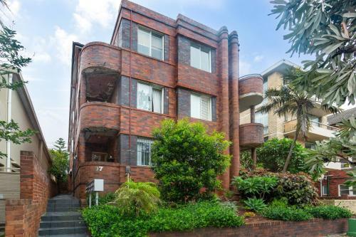 Modern 2-bed Apartment Steps From Bondi Beach