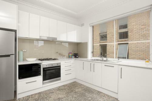 Modern 2-bed Apartment Steps From Bondi Beach