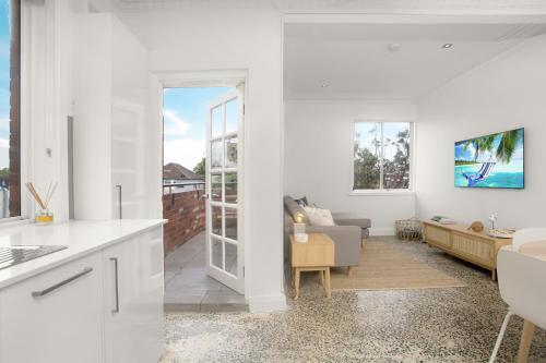 Modern 2-bed Apartment Steps From Bondi Beach